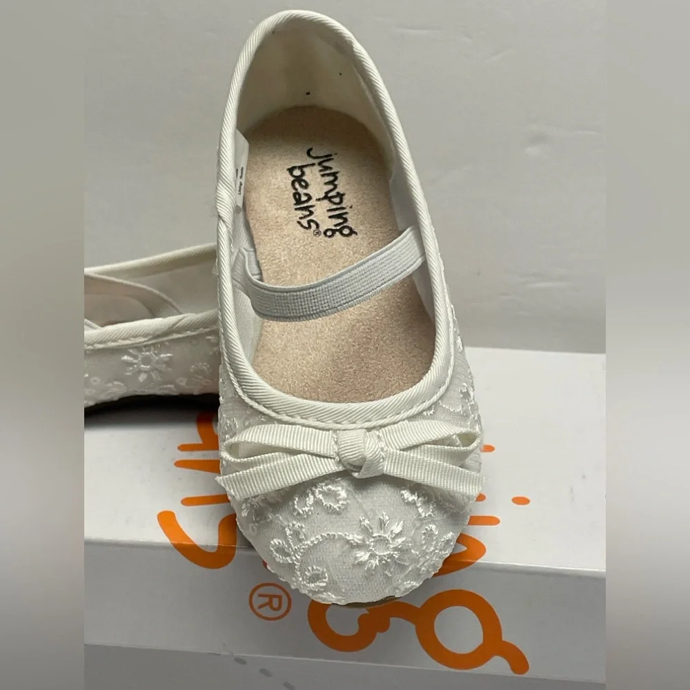 Jumping Beans®
Walnut / White Toddler Girls'
Ballet Flats Size 7T - Picture 3 of 9